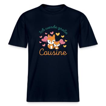 Bald große Cousine 2026 Füchse werde große Cousine -  RELAXED FIT Unisex Organic T-Shirt - Navy - Vorne - Alina (178cm) & Michal (187cm)