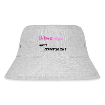 Ich bin feminin, nicht zerbrechlich - PNK BLK - Stanley/Stella recycelter Bucket Hat - Grau meliert - Vorne