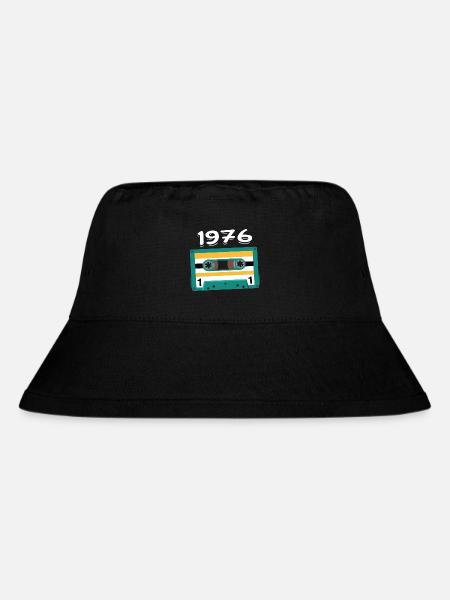 Kassette 1976 Jahrgang Jubiläum 1976 - Stanley/Stella recycelter Bucket Hat - Schwarz