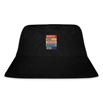 1992 eingestellt und immer noch hier tätig - Stanley/Stella recycelter Bucket Hat - Schwarz - Vorne