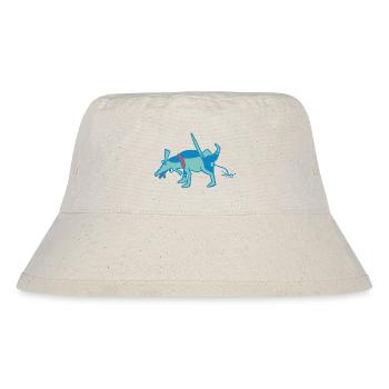 kleiner, blauer Hund pullert an eine Wand - Stanley/Stella recycelter Bucket Hat - Naturweiß - Vorne