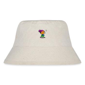 Tassmine enspannt mit einer Tasse Tee oder Kaffee - Stanley/Stella recycelter Bucket Hat - Naturweiß - Vorne