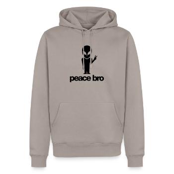 Peace bro alien - Männer Premium Bio Hoodie - Taupe - Vorne - Nico (187cm)