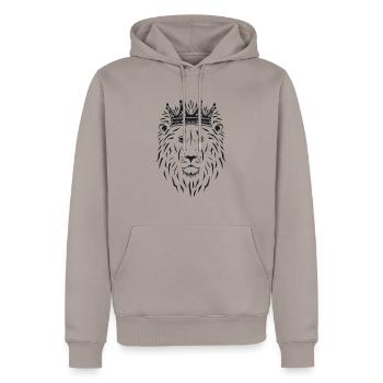 Gekrönter Löwe – Kraft & Selbstvertrauen - Männer Premium Bio Hoodie - Taupe - Vorne - Nico (187cm)