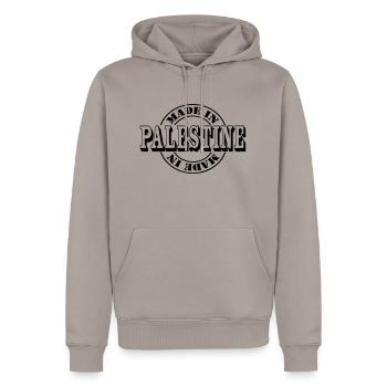 made in palestine m1k2 - Männer Premium Bio Hoodie - Taupe - Vorne - Nico (187cm)