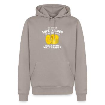 Bitcoin Satoshi Nakamoto Superheld Crypto - Männer Premium Bio Hoodie - Taupe - Vorne - Nico (187cm)