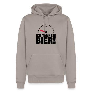 ich_tanke_bier__f2 - Männer Premium Bio Hoodie - Taupe - Vorne - Nico (187cm)