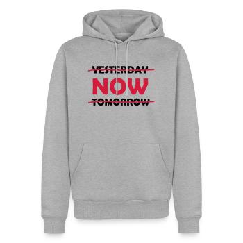 yesterday_now_tomorrow_1 - Männer Premium Bio Hoodie - Grau meliert - Vorne - Thijin (182cm)