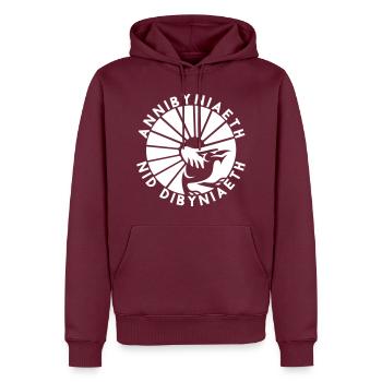 Annibyniaeth Nid Dibyniaeth - Männer Premium Bio Hoodie - Burgunderrot - Vorne - Nico (187cm)