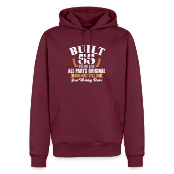 Built 55 Years Ago... - Männer Premium Bio Hoodie - Burgunderrot - Vorne - Nico (187cm)