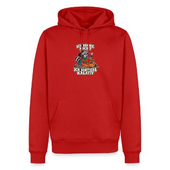 Waschbär – Ich suche nicht, ich sortiere kreativ - Männer Premium Bio Hoodie - Rot - Vorne - Nico (187cm)