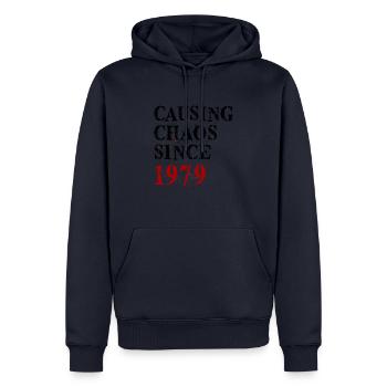 Causing Chaos since 1979 - Birthday 1979 - Men’s Premium Organic Hoodie - navy - Front - Nico (187cm)