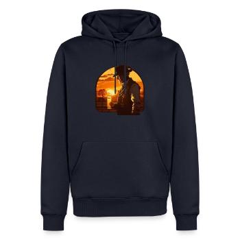 Landwirt mit Bier bei Sonnenuntergang - Männer Premium Bio Hoodie - Navy - Vorne - Nico (187cm)