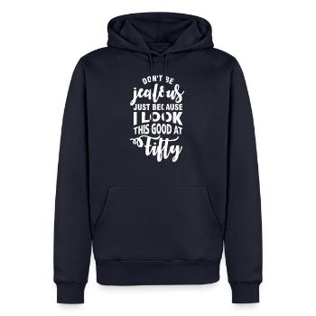 Nicht eifersüchtig mein 50-jähriger - Männer Premium Bio Hoodie - Navy - Vorne - Nico (187cm)