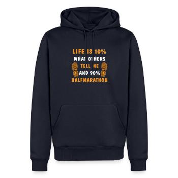 Tell me and 90% halfmarathon - Männer Premium Bio Hoodie - Navy - Vorne - Nico (187cm)