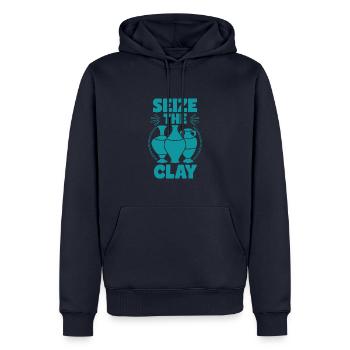 Saisir l’argile poterie amusante jeu de mots pour amateur de céramique - Sweat à capuche Premium bio Homme - bleu marine - Devant - Nico (187cm)