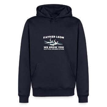 père fils nous vous montrons Design pour un fan de blagues de natation - Sweat à capuche Premium bio Homme - bleu marine - Devant - Nico (187cm)