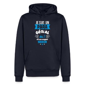 Papa génial & skieur – idée fête des pères - Sweat à capuche Premium bio Homme - bleu marine - Devant - Nico (187cm)
