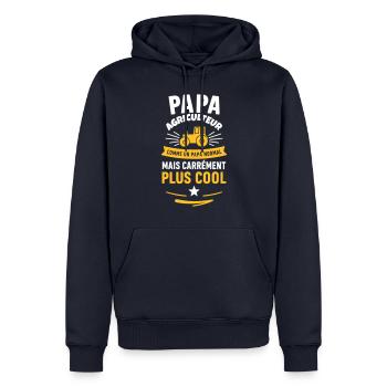 Papa agriculteur – plus cool qu’un papa normal - Sweat à capuche Premium bio Homme - bleu marine - Devant - Nico (187cm)
