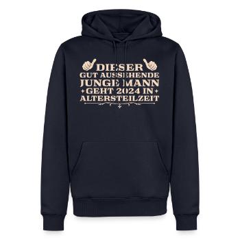 Junger Mann in Altersteilzeit - Männer Premium Bio Hoodie - Navy - Vorne - Nico (187cm)