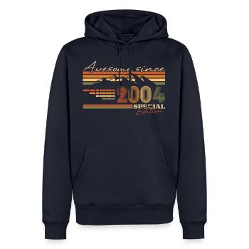 20. Geburtstag Berge Jahrgang 2004 Geschenk - Männer Premium Bio Hoodie - Navy - Vorne - Nico (187cm)