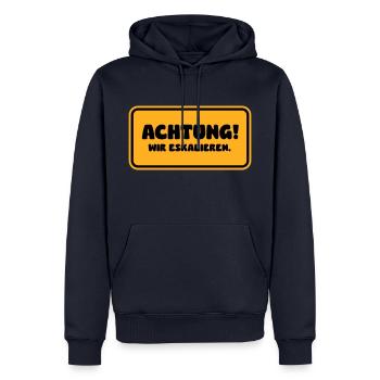 Achtung! Wir Eskalieren. - Männer Premium Bio Hoodie - Navy - Vorne - Nico (187cm)