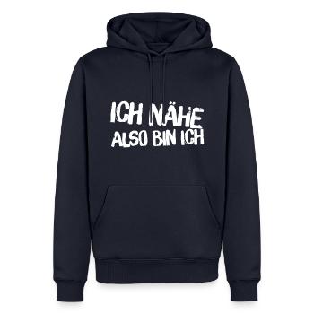 Ich nähe also bin ich - Nähen ist eine Kunst - Männer Premium Bio Hoodie - Navy - Vorne - Nico (187cm)