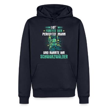 Schwarzwald Schwarzwälder Heimat Spruch - Männer Premium Bio Hoodie - Navy - Vorne - Nico (187cm)