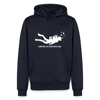 50 Jahre mit Leichtigkeit tragen - Männer Premium Bio Hoodie - Navy - Vorne - Nico (187cm)