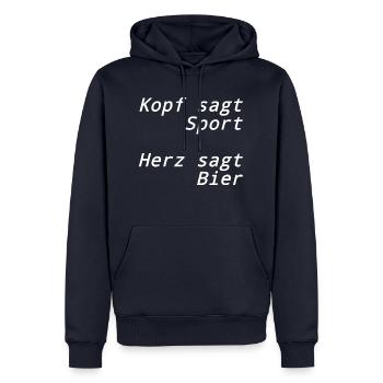 Kopf sagt Sport, Herz sagt Bier - Männer Premium Bio Hoodie - Navy - Vorne - Nico (187cm)