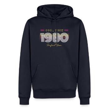 Birthday Cool depuis 1980 - Sweat à capuche Premium bio Homme - bleu marine - Devant - Nico (187cm)