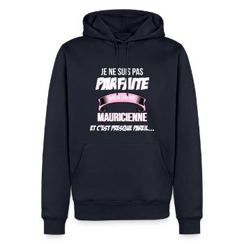 Mauricienne cadeau humour - Sweat à capuche Premium bio Homme - bleu marine - Devant - Nico (187cm)