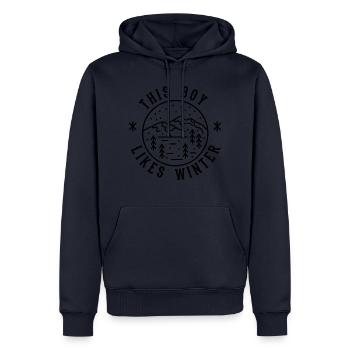 Un garçon aime les journées d'hiver en disant - Sweat à capuche Premium bio Homme - bleu marine - Devant - Nico (187cm)