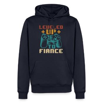 Gamer Leveled-Up To Fiance - Männer Premium Bio Hoodie - Navy - Vorne - Nico (187cm)