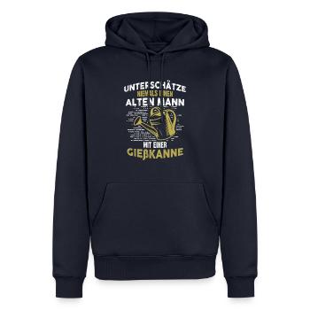 Unterschätze niemals einen Mann mit Gießkanne! Fun - Männer Premium Bio Hoodie - Navy - Vorne - Nico (187cm)