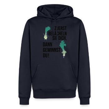 Zuerst Belächeln Sie Dich Dann Gewinnst Du - Gym - Männer Premium Bio Hoodie - Navy - Vorne - Nico (187cm)