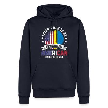 Drapeaux ukrainiens américains Fierté Ukraine Drapeau - Sweat à capuche Premium bio Homme - bleu marine - Devant - Nico (187cm)