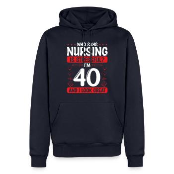 Appréciation de l’infirmière 40e anniversaire 40 ans - Sweat à capuche Premium bio Homme - bleu marine - Devant - Nico (187cm)