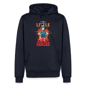Kindergarten teacher raises little superheroes - Men’s Premium Organic Hoodie - navy - Front - Nico (187cm)