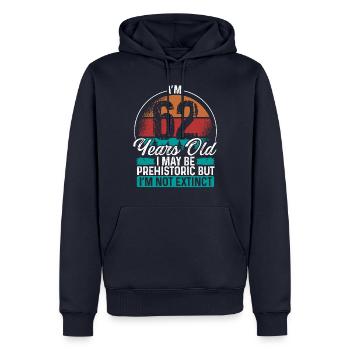 62 Birthday Idea Men Birthdays Funny 62 Year Old - Männer Premium Bio Hoodie - Navy - Vorne - Nico (187cm)