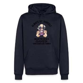 Always Be Yourself Gamer - Männer Premium Bio Hoodie - Navy - Vorne - Nico (187cm)