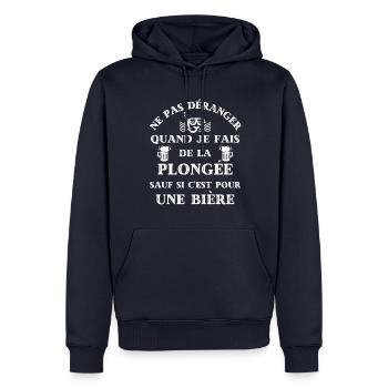 ne pas deranger plongee biere humour plongeur - Sweat à capuche Premium bio Homme - bleu marine - Devant - Nico (187cm)