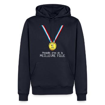 T-shirt Médaille d'or de la meilleure fille - Sweat à capuche Premium bio Homme - bleu marine - Devant - Nico (187cm)