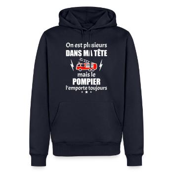 Dans ma tête pompier, sapeur pompieur,camion - Sweat à capuche Premium bio Homme - bleu marine - Devant - Nico (187cm)