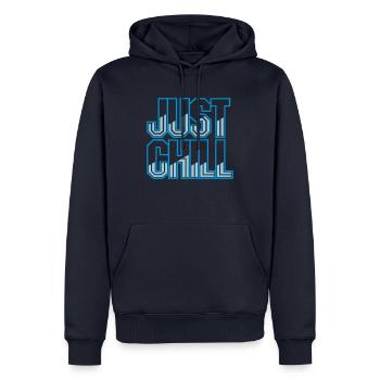 Just Chill Text Logo - Männer Premium Bio Hoodie - Navy - Vorne - Nico (187cm)