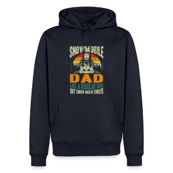Snowmobile Dad Snow Much Cooler Motorschlitten - Männer Premium Bio Hoodie - Navy - Vorne - Nico (187cm)