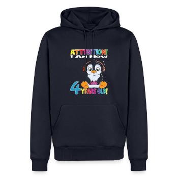 Penguin Anniversaire J’ai maintenant 4 ans - Sweat à capuche Premium bio Homme - bleu marine - Devant - Nico (187cm)