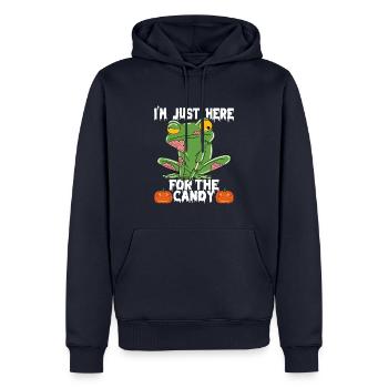 Halloween I'm Just Here For The Candy - Männer Premium Bio Hoodie - Navy - Vorne - Nico (187cm)