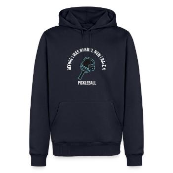 Avant j’étais normal maintenant j’ai un pickleball - Sweat à capuche Premium bio Homme - bleu marine - Devant - Nico (187cm)