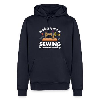 Chaque jour passé à coudre est un jour génial - Sweat à capuche Premium bio Homme - bleu marine - Devant - Nico (187cm)